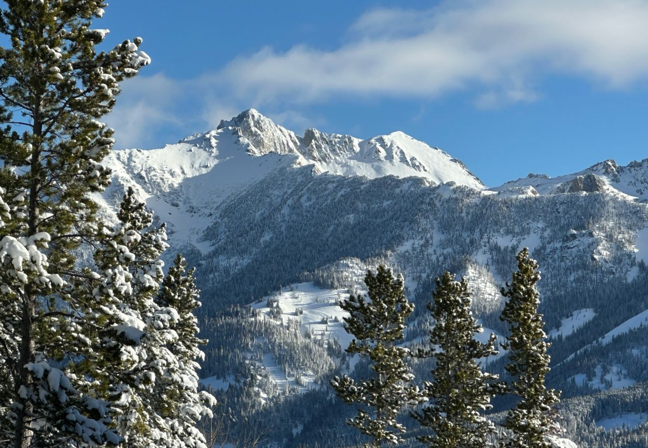 House in Big Sky - New Listing! Slopeside at Cowboy Heaven