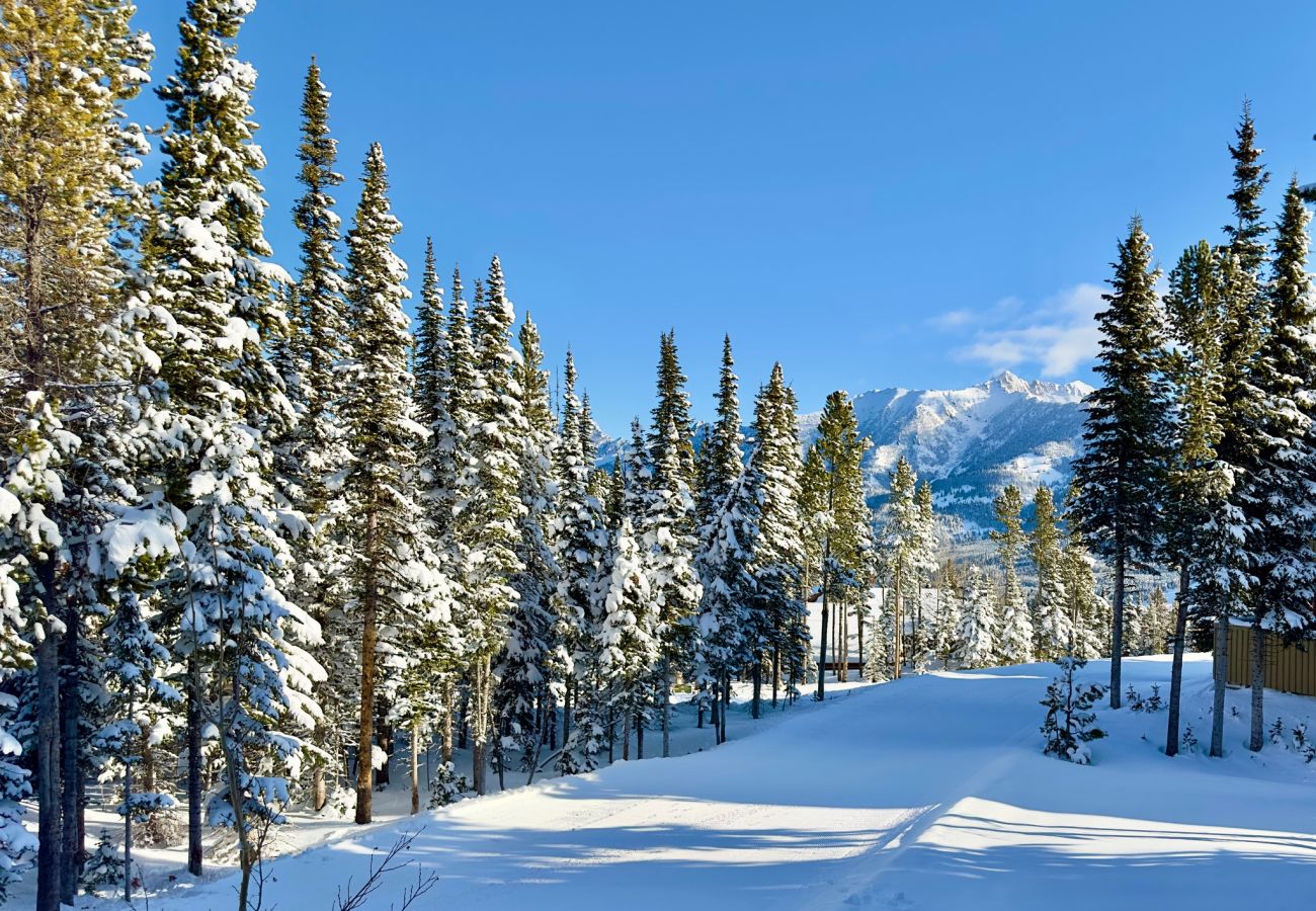 House in Big Sky - New Listing! Slopeside at Cowboy Heaven