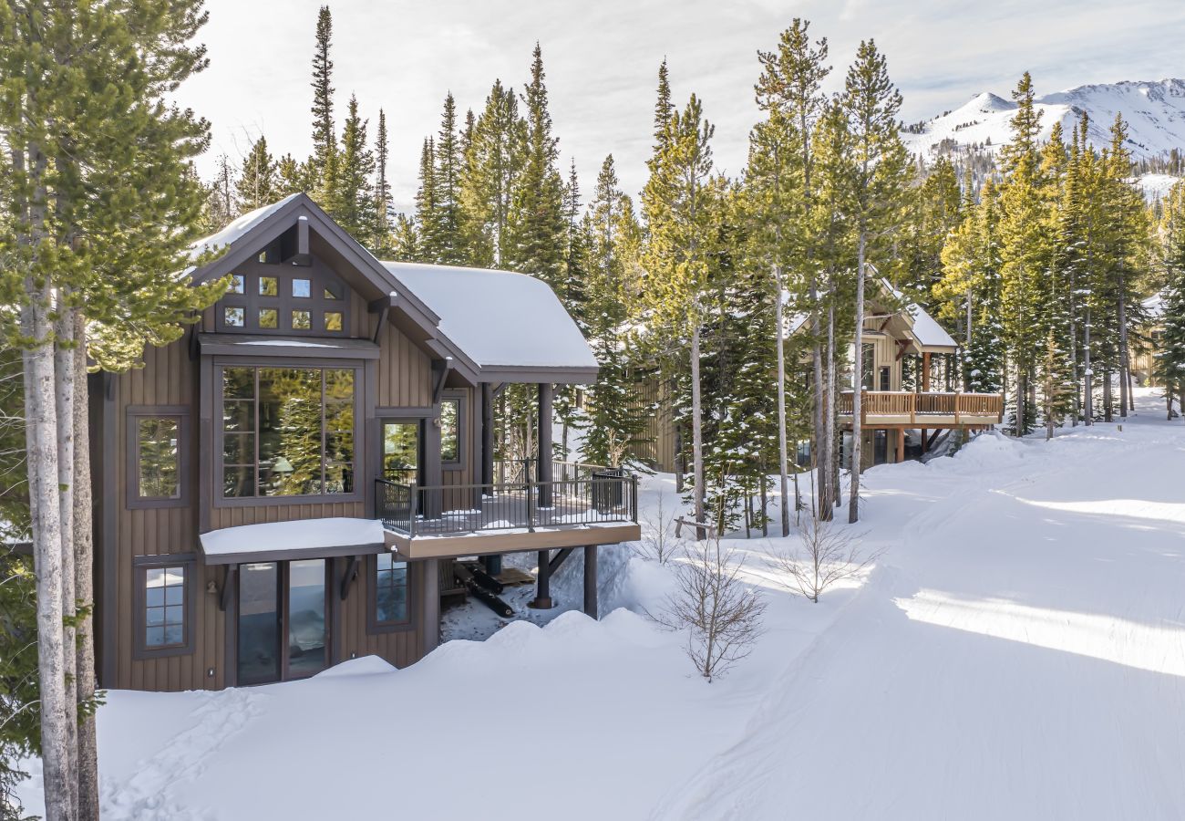 House in Big Sky - New Listing! Slopeside at Cowboy Heaven