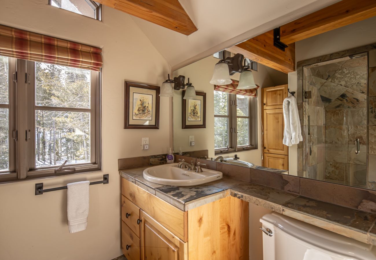 House in Big Sky - New Listing! Slopeside at Cowboy Heaven