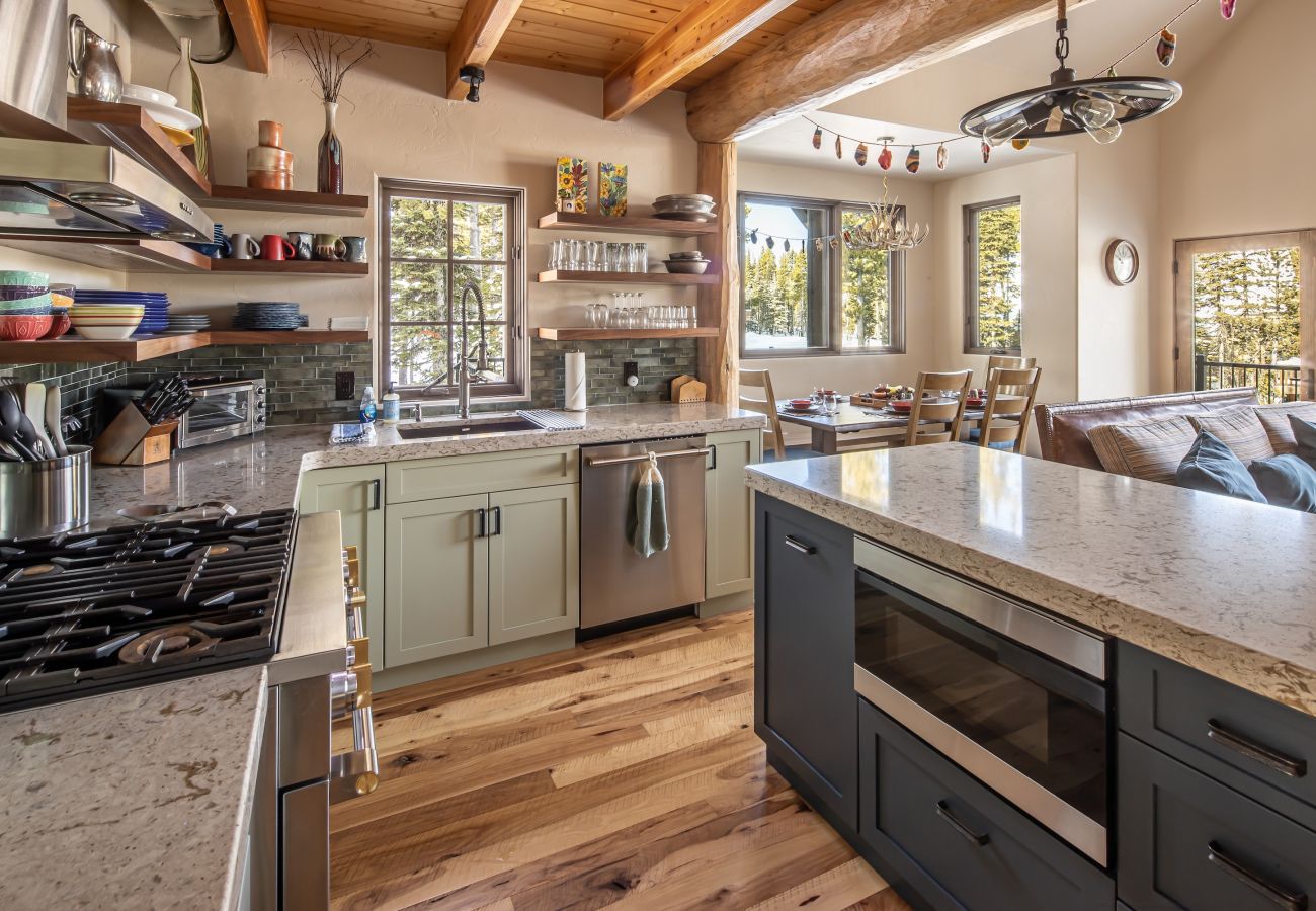 House in Big Sky - New Listing! Slopeside at Cowboy Heaven