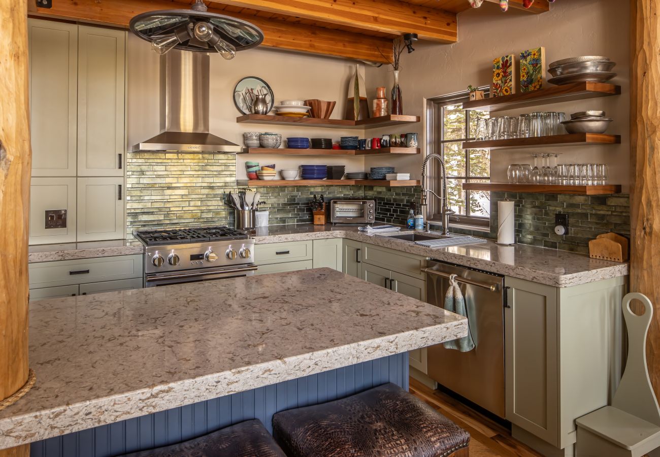 House in Big Sky - New Listing! Slopeside at Cowboy Heaven