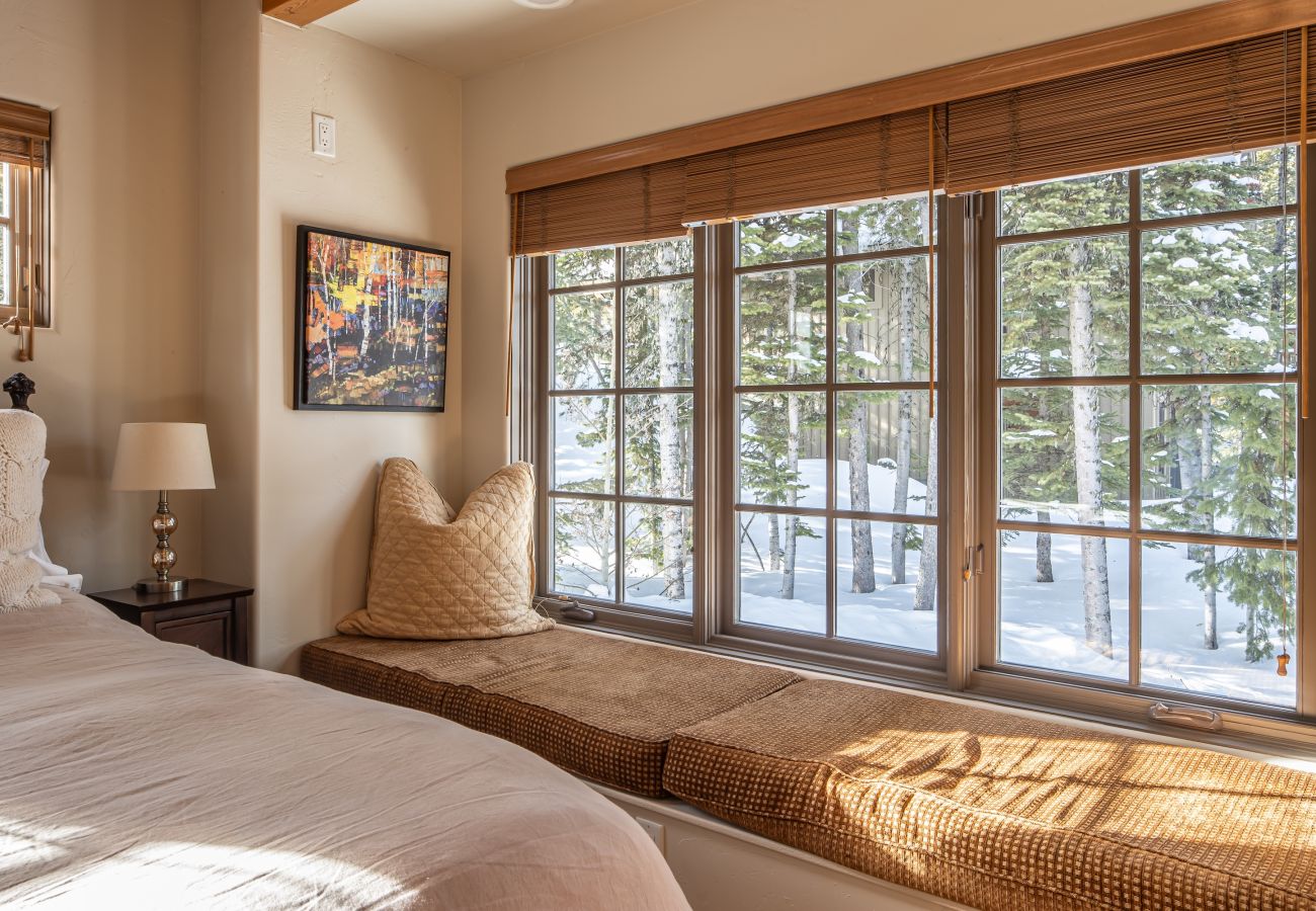 House in Big Sky - New Listing! Slopeside at Cowboy Heaven