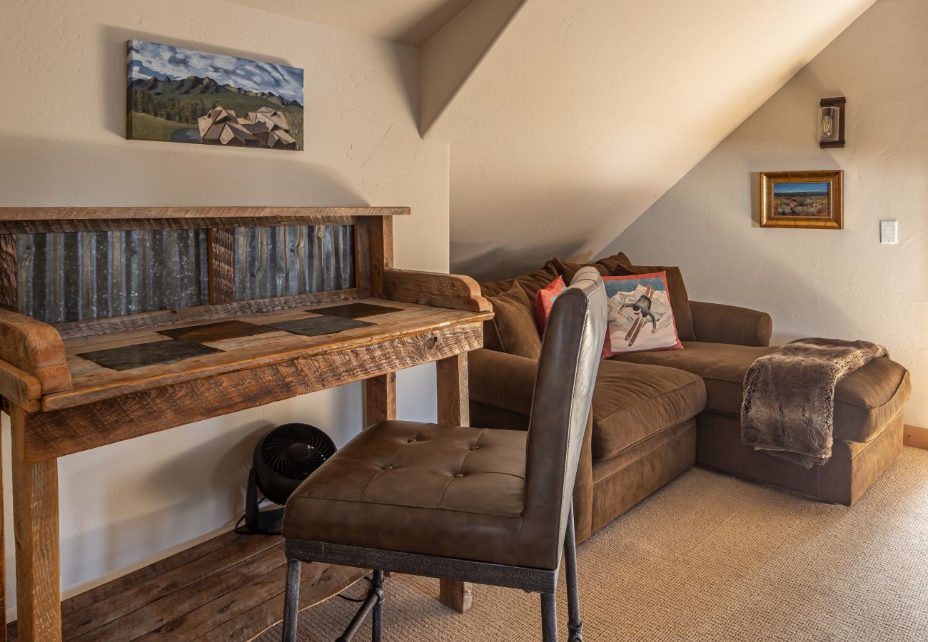 House in Big Sky - New Listing! Slopeside at Cowboy Heaven