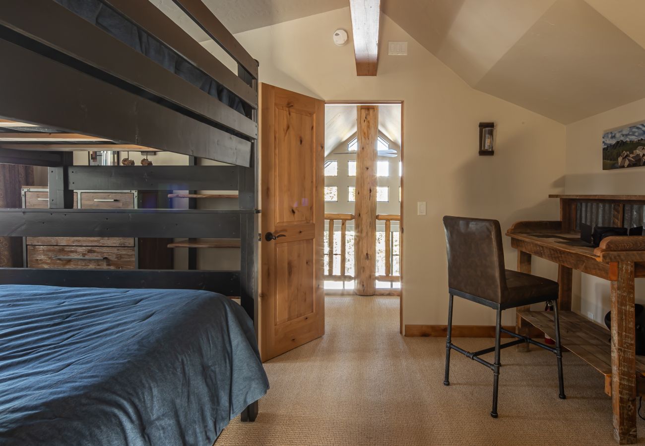 House in Big Sky - New Listing! Slopeside at Cowboy Heaven