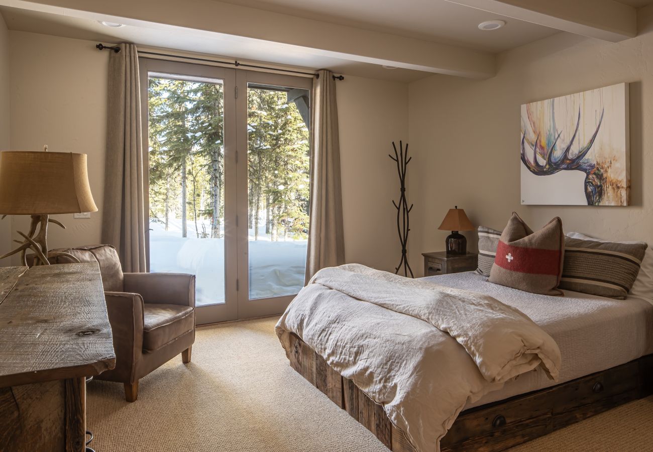 House in Big Sky - New Listing! Slopeside at Cowboy Heaven