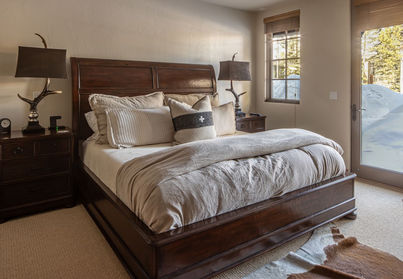 House in Big Sky - New Listing! Slopeside at Cowboy Heaven