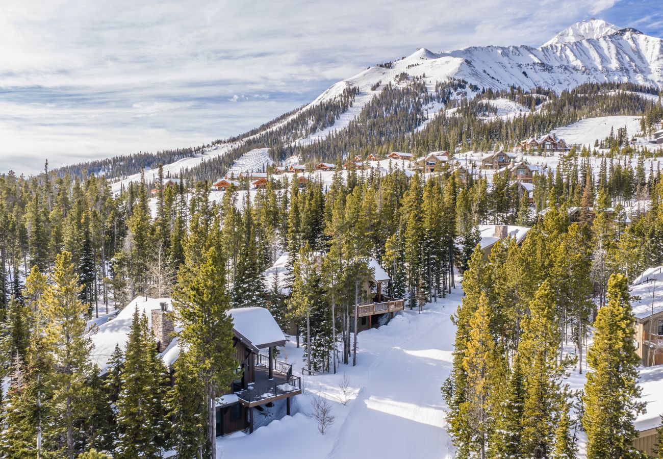 House in Big Sky - New Listing! Slopeside at Cowboy Heaven