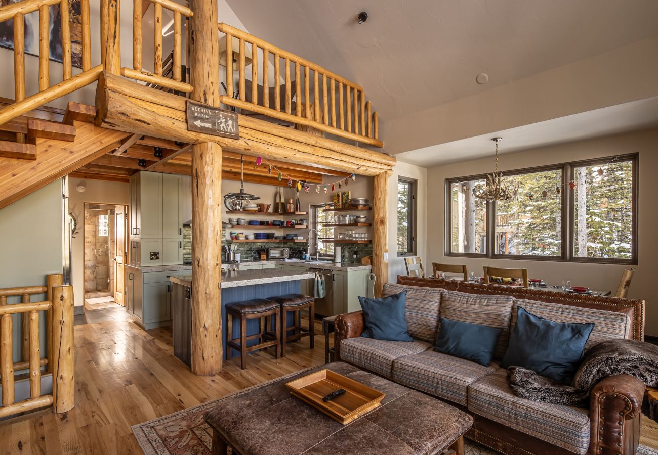 House in Big Sky - New Listing! Slopeside at Cowboy Heaven
