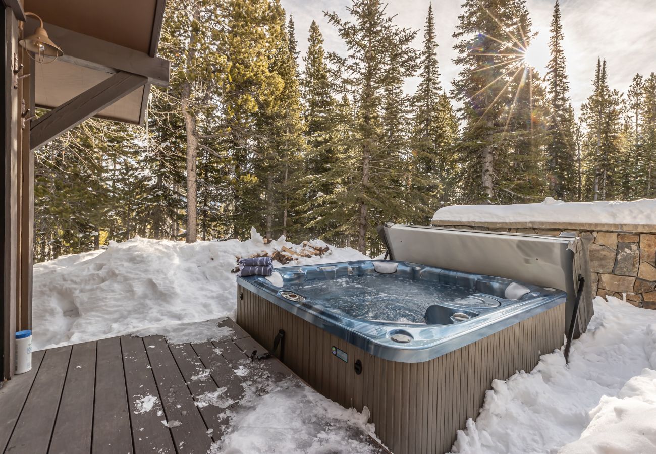 House in Big Sky - New Listing! Slopeside at Cowboy Heaven