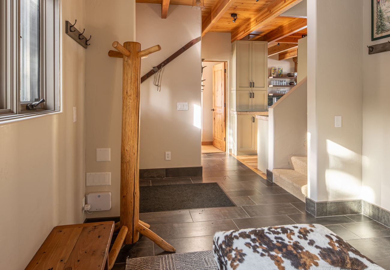 House in Big Sky - New Listing! Slopeside at Cowboy Heaven