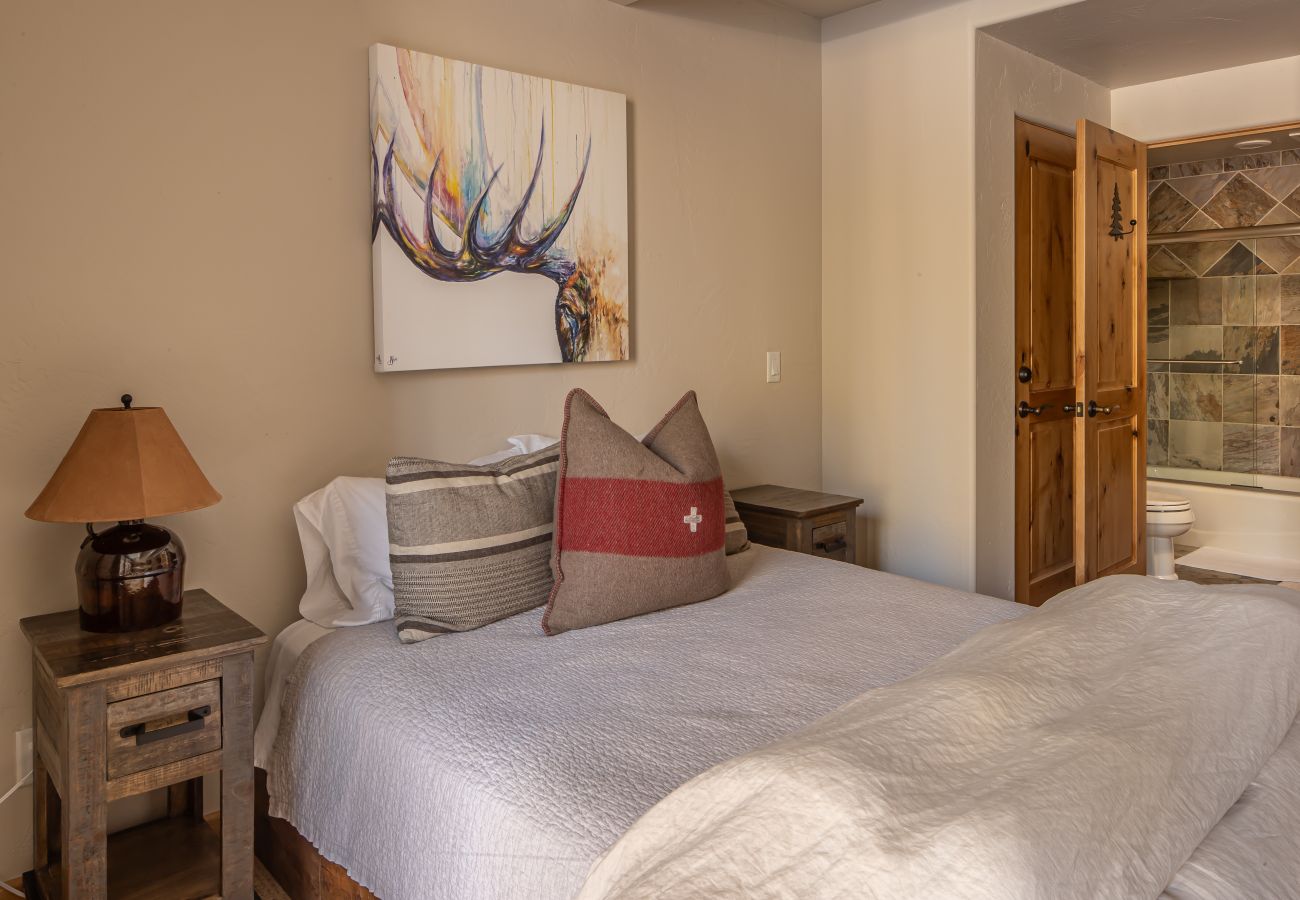 House in Big Sky - New Listing! Slopeside at Cowboy Heaven