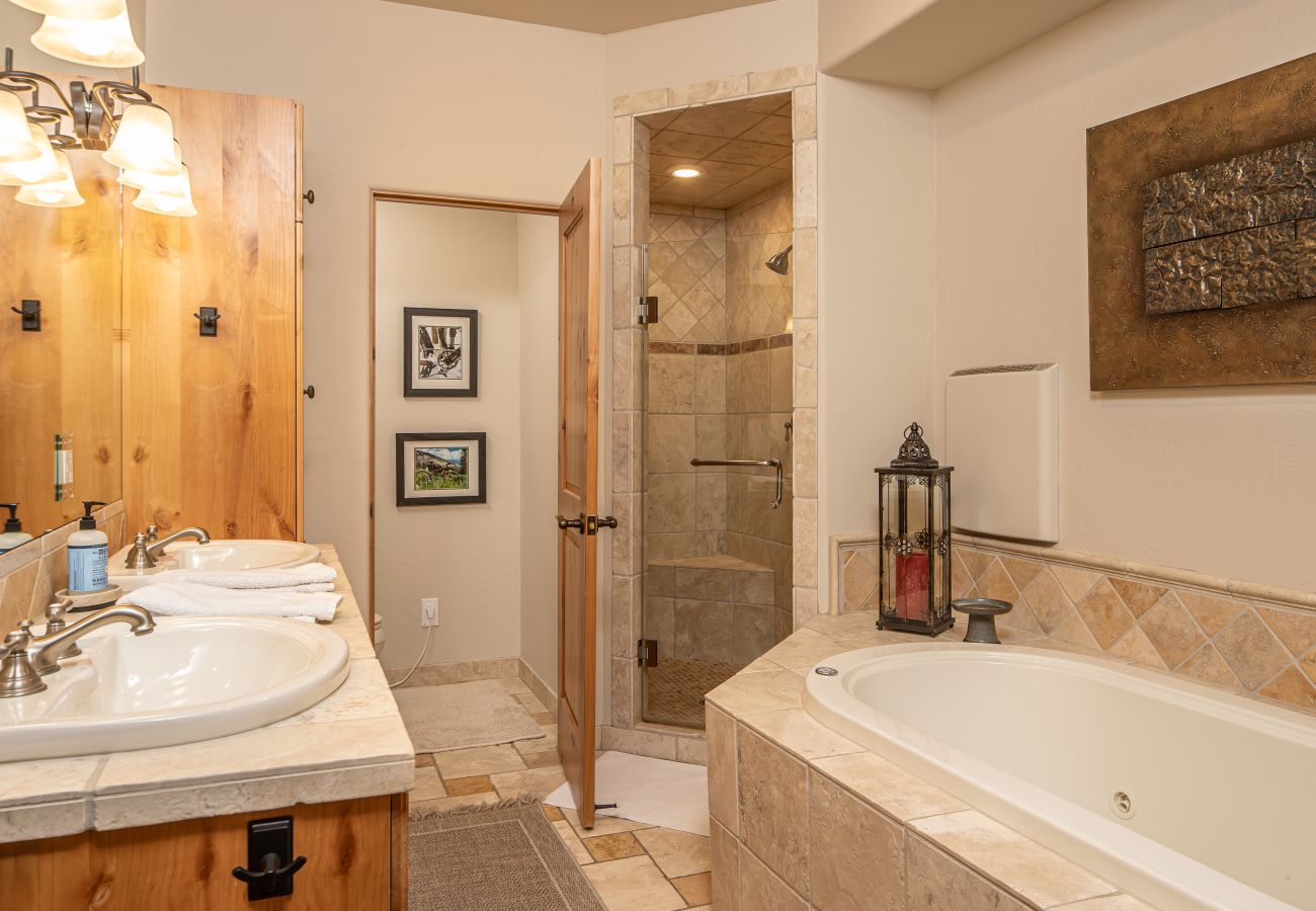 House in Big Sky - New Listing! Slopeside at Cowboy Heaven